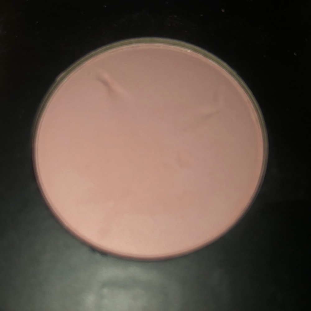 Younique pressed eyeshadow